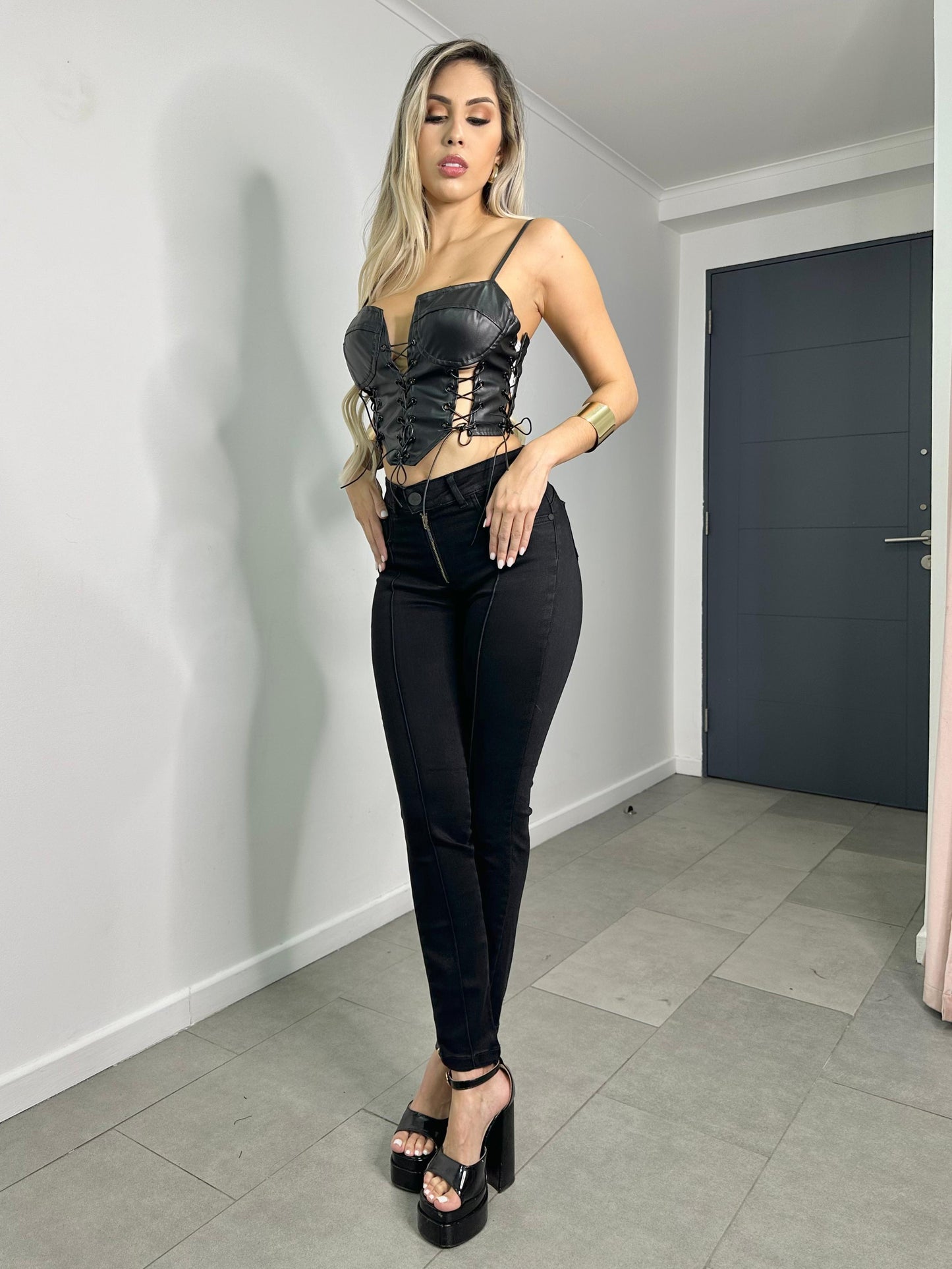 Skinny Tatiana Negro